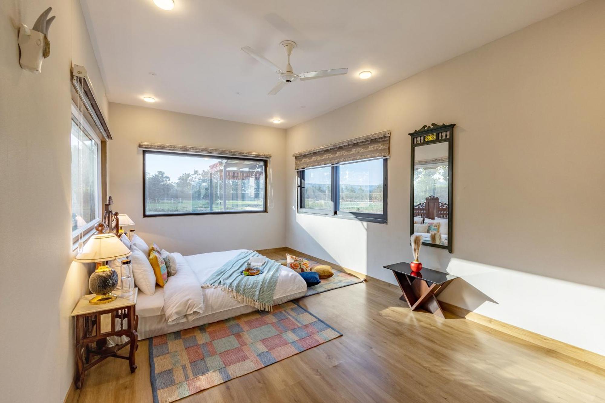 DhaujElivaas Hidden Oasis 4Bhk With Pool, Mud House & Container House别墅 外观 照片