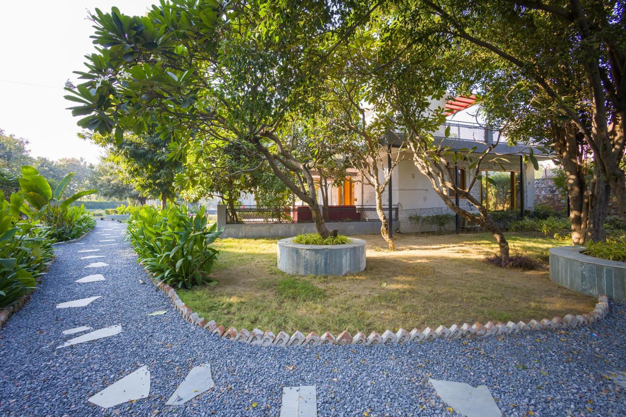 DhaujElivaas Hidden Oasis 4Bhk With Pool, Mud House & Container House别墅 外观 照片