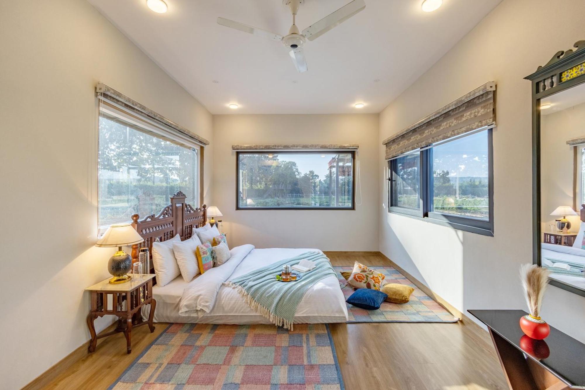 DhaujElivaas Hidden Oasis 4Bhk With Pool, Mud House & Container House别墅 外观 照片