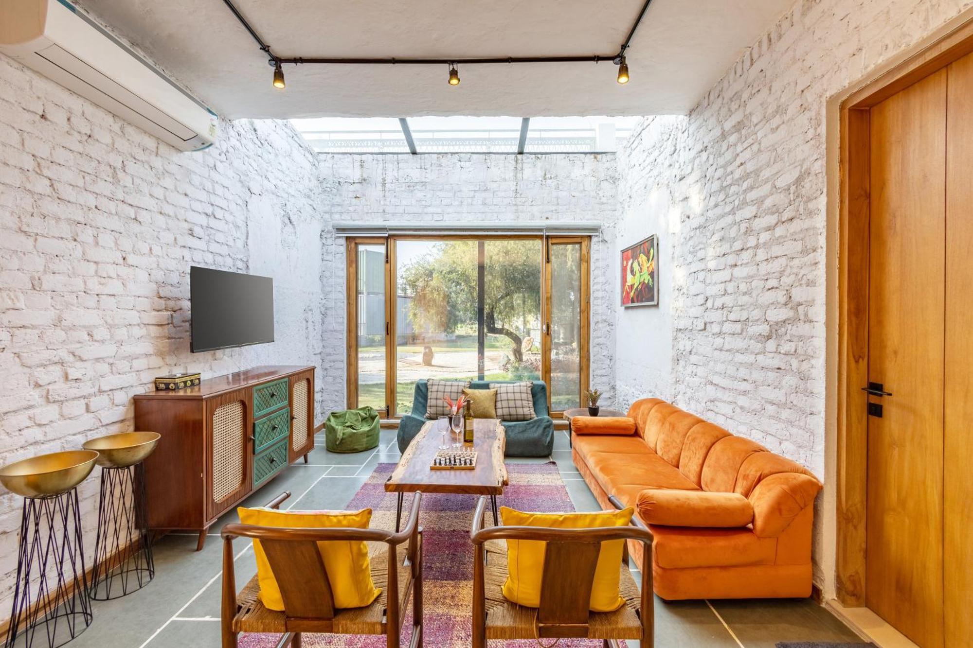 DhaujElivaas Hidden Oasis 4Bhk With Pool, Mud House & Container House别墅 外观 照片