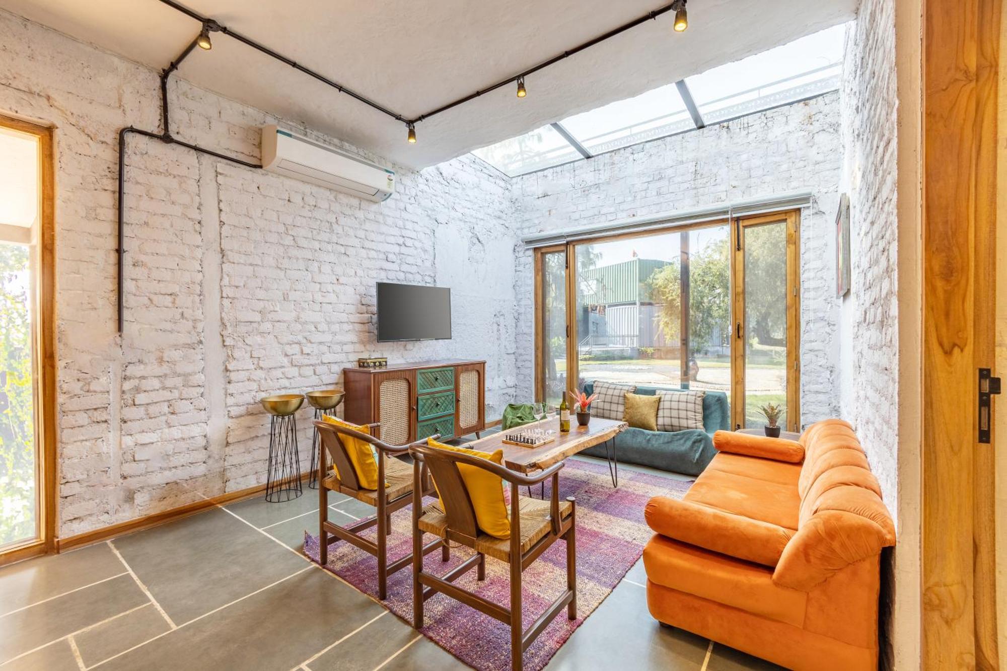 DhaujElivaas Hidden Oasis 4Bhk With Pool, Mud House & Container House别墅 外观 照片