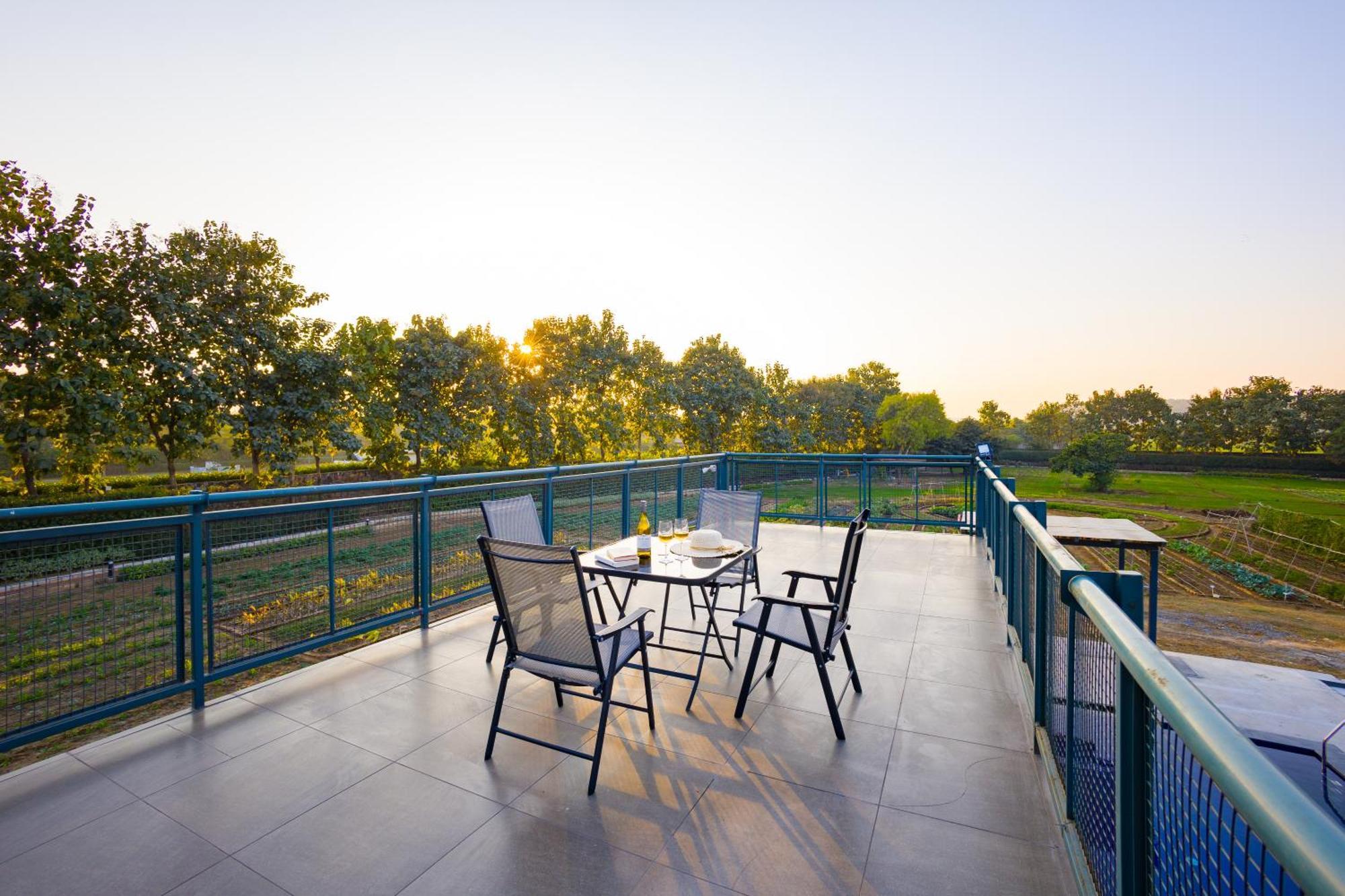 DhaujElivaas Hidden Oasis 4Bhk With Pool, Mud House & Container House别墅 外观 照片