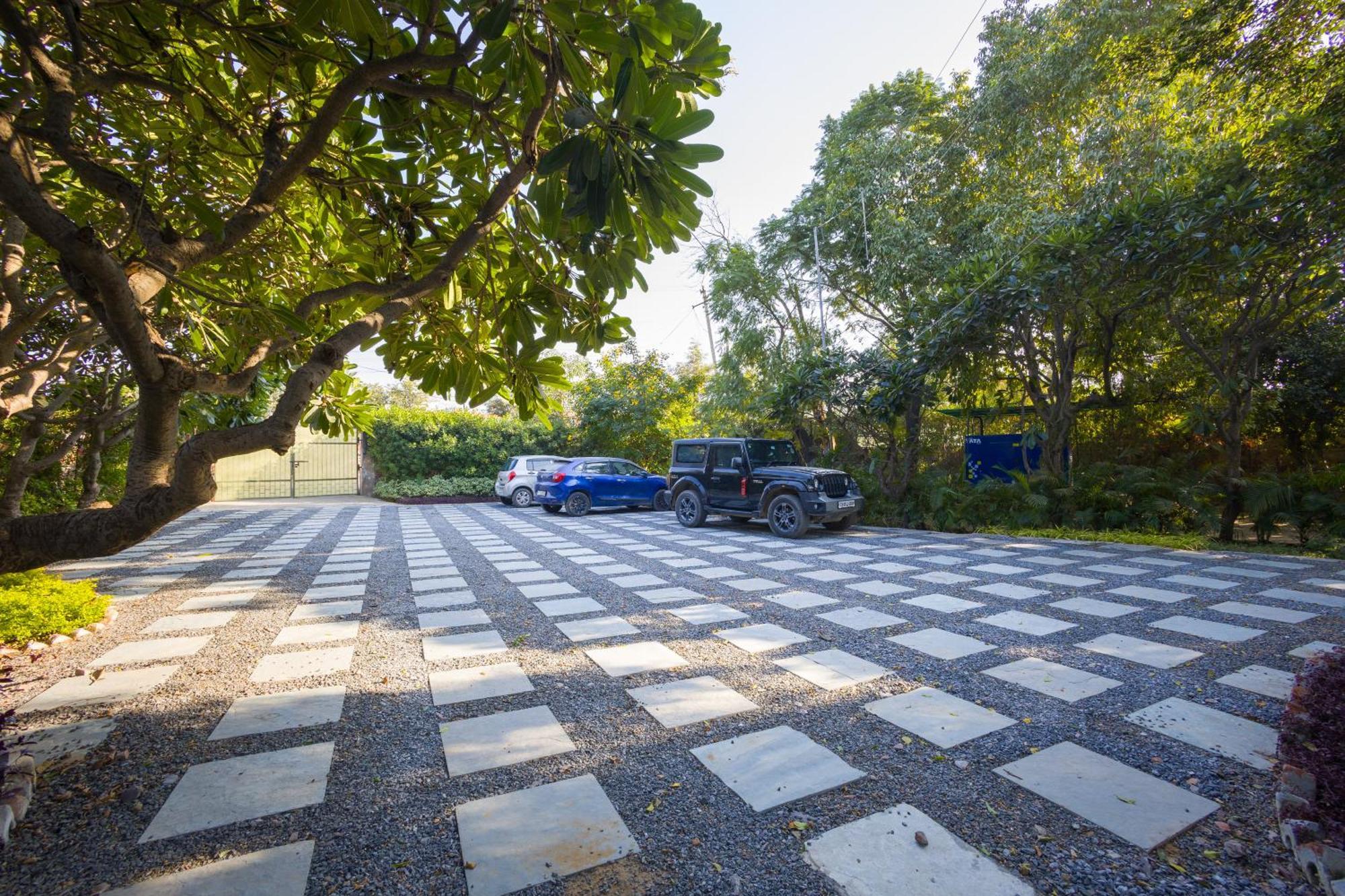 DhaujElivaas Hidden Oasis 4Bhk With Pool, Mud House & Container House别墅 外观 照片